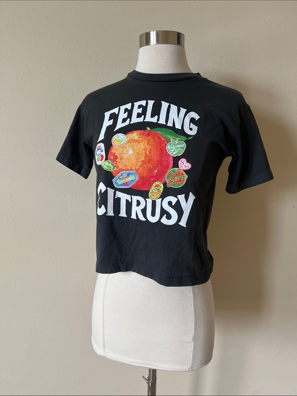 Feeling Citrusy Graphic Cropped Tee